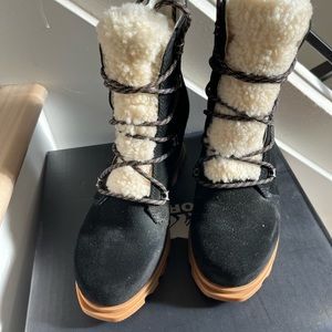 SOREL Joan of Arctic Wedge III Lace Cozy in black suede leather , new in box !